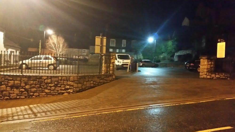 Guildhall Tavern Hotel & Restaurant Denbigh Eksteriør bilde